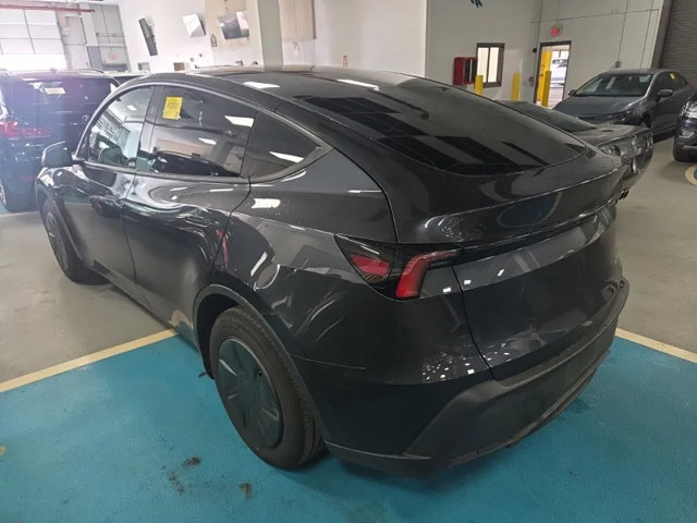 Used 2026 Tesla Model Y Long Range AWD/4WD image 2