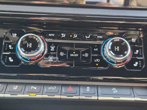 New 2026 GMC Sierra 3500 AT4 image 28