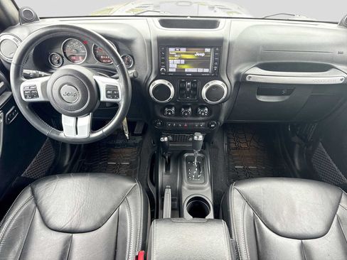 Used 2014 Jeep Wrangler Unlimited Rubicon AWD/4WD image 14