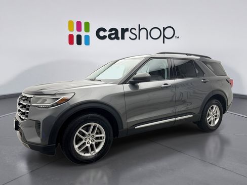 Used 2025 Ford Explorer Active image 1