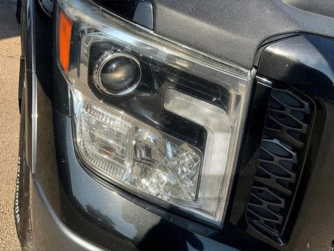 Used 2017 Nissan Titan PRO-4X image 31