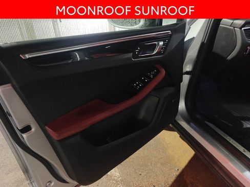 Used 2017 Porsche Macan S image 5