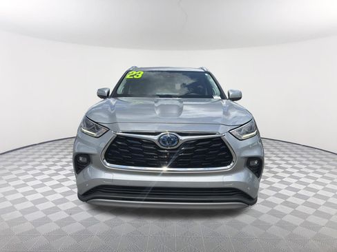 Used 2023 Toyota Highlander Platinum AWD/4WD image 2