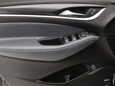 Used 2022 Buick Enclave Essence w/ Experience Buick Package image 16