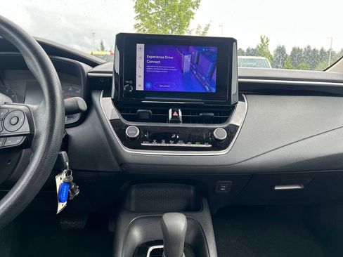Used 2025 Toyota Corolla LE FWD image 26