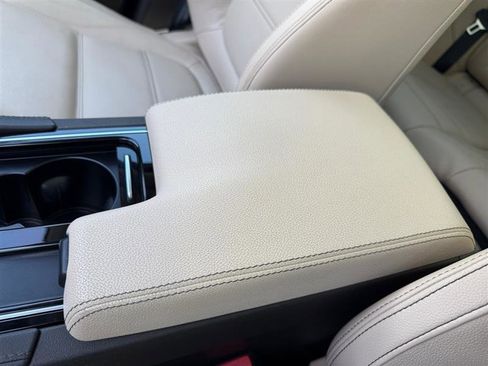 Used 2020 Jaguar F-PACE Prestige image 29