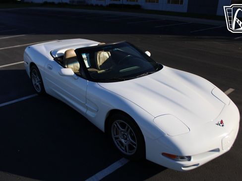 Used 1998 Chevrolet Corvette Convertible image 39