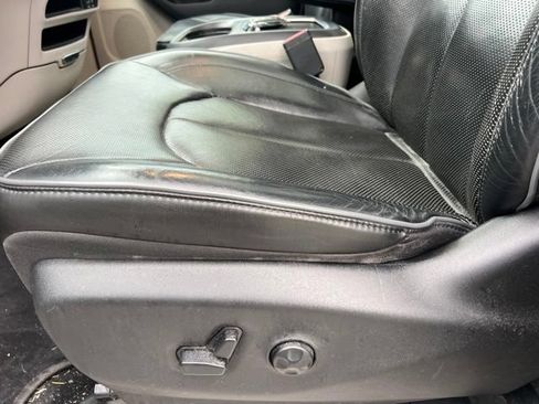 Used 2019 Chrysler Pacifica Limited FWD image 24