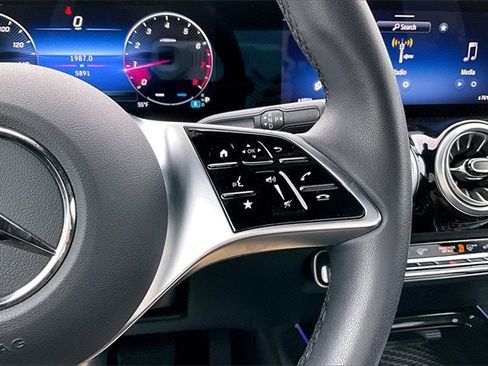 Certified 2025 Mercedes-Benz GLA 250 4MATIC image 15