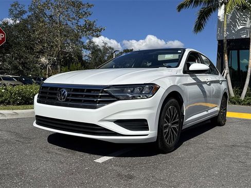 Used 2021 Volkswagen Jetta SE image 32