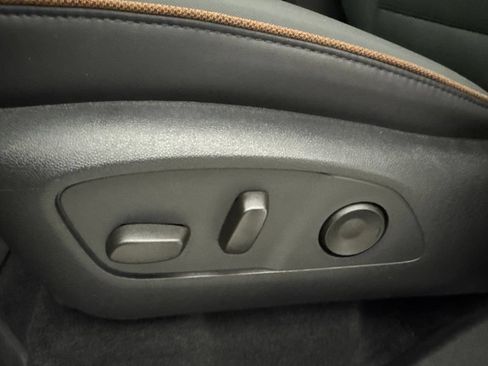 Used 2025 GMC Acadia AT4 w/ LPO, Floor Liner Package AWD/4WD image 22