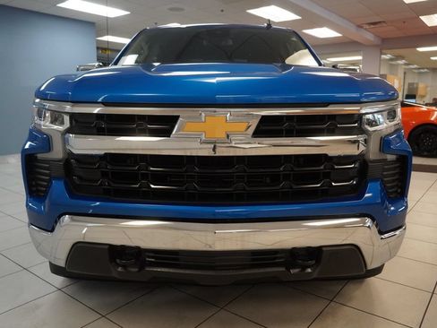 Used 2023 Chevrolet Silverado 1500 LT w/ Convenience Package II AWD/4WD image 14