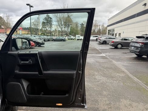 Used 2022 Toyota 4Runner TRD Off-Road Premium image 17