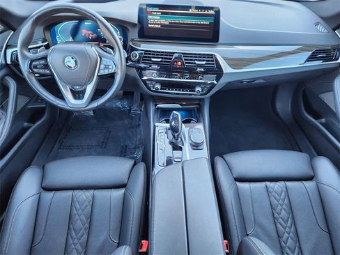 Used 2023 BMW 530e xDrive image 27