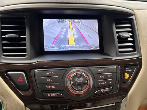 Used 2013 Nissan Pathfinder SL image 12