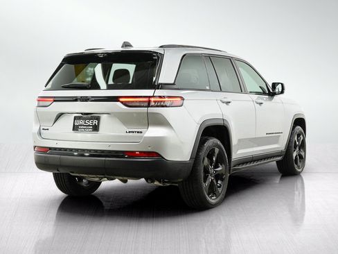 Used 2024 Jeep Grand Cherokee Limited w/ Luxury Tech Group II AWD/4WD image 5