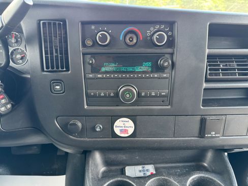 Used 2015 Chevrolet Express 3500 Extended image 19