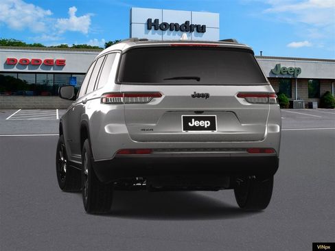 New 2025 Jeep Grand Cherokee L Altitude image 7
