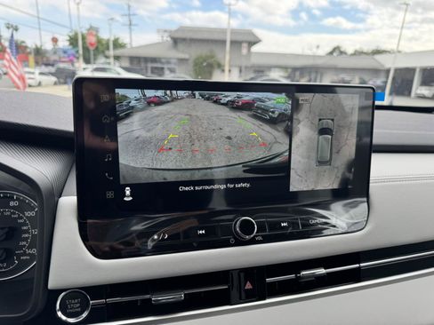 New 2025 Mitsubishi Outlander SE image 24