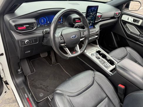 Used 2020 Ford Explorer ST w/ ST Street Pack image 9