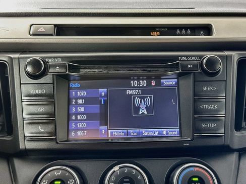 Used 2017 Toyota RAV4 LE FWD image 17