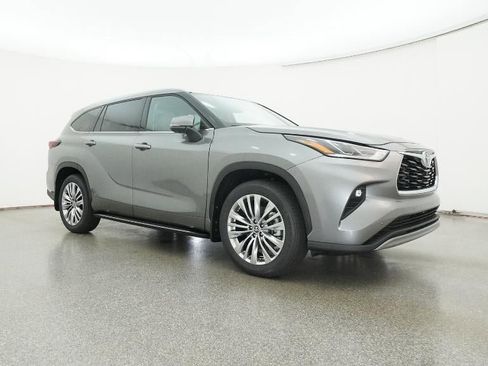 New 2026 Toyota Highlander Platinum image 62