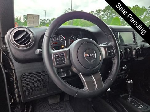 Used 2018 Jeep Wrangler Sahara AWD/4WD image 10