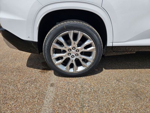 New 2026 GMC Acadia Denali FWD image 33