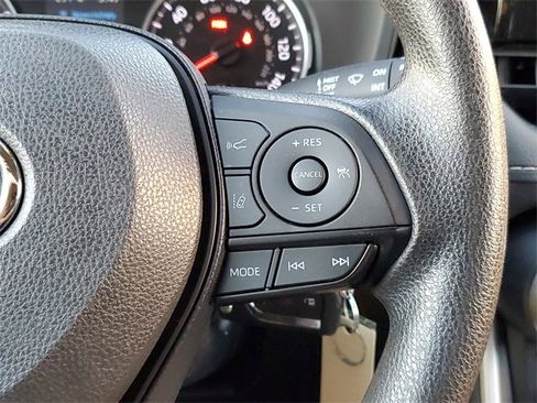 Used 2022 Toyota RAV4 LE image 14