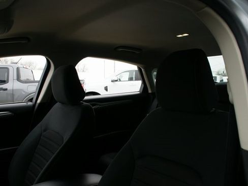 Used 2020 Ford Fusion SE image 16