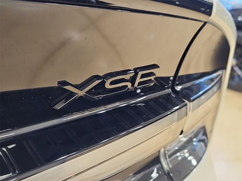 New 2026 Toyota Prius Plug-In Hybrid image 5