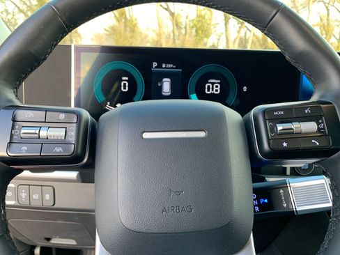 Used 2025 Hyundai Santa Fe SEL image 30