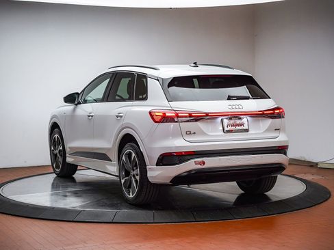 Certified 2023 Audi Q4 e-tron Premium Plus w/ Premium Plus AWD/4WD image 7