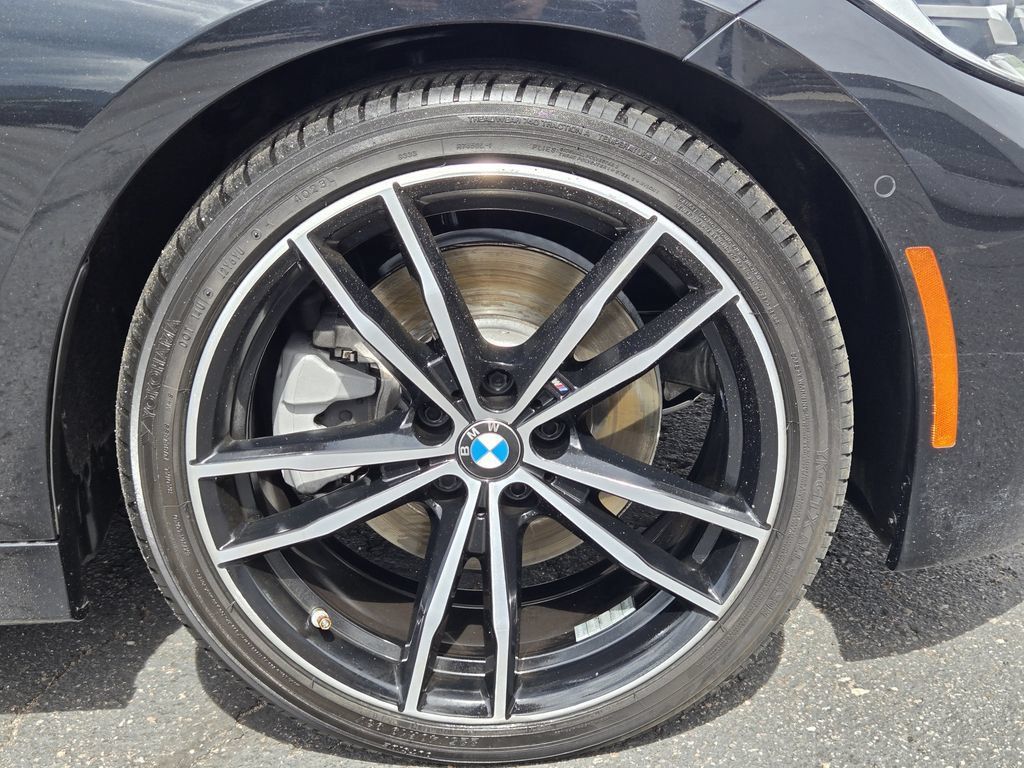 Used 2020 BMW 330i xDrive Sedan w/ M Sport Package AWD/4WD image 11