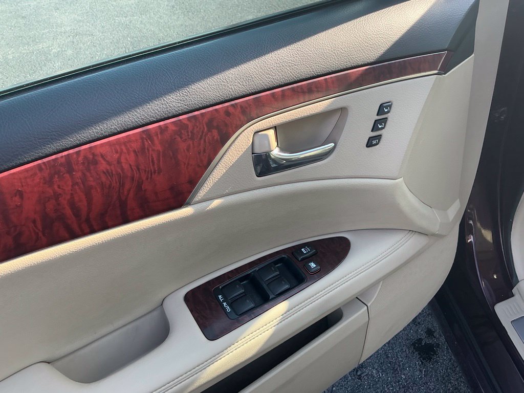 Used 2012 Toyota Avalon Limited FWD image 16