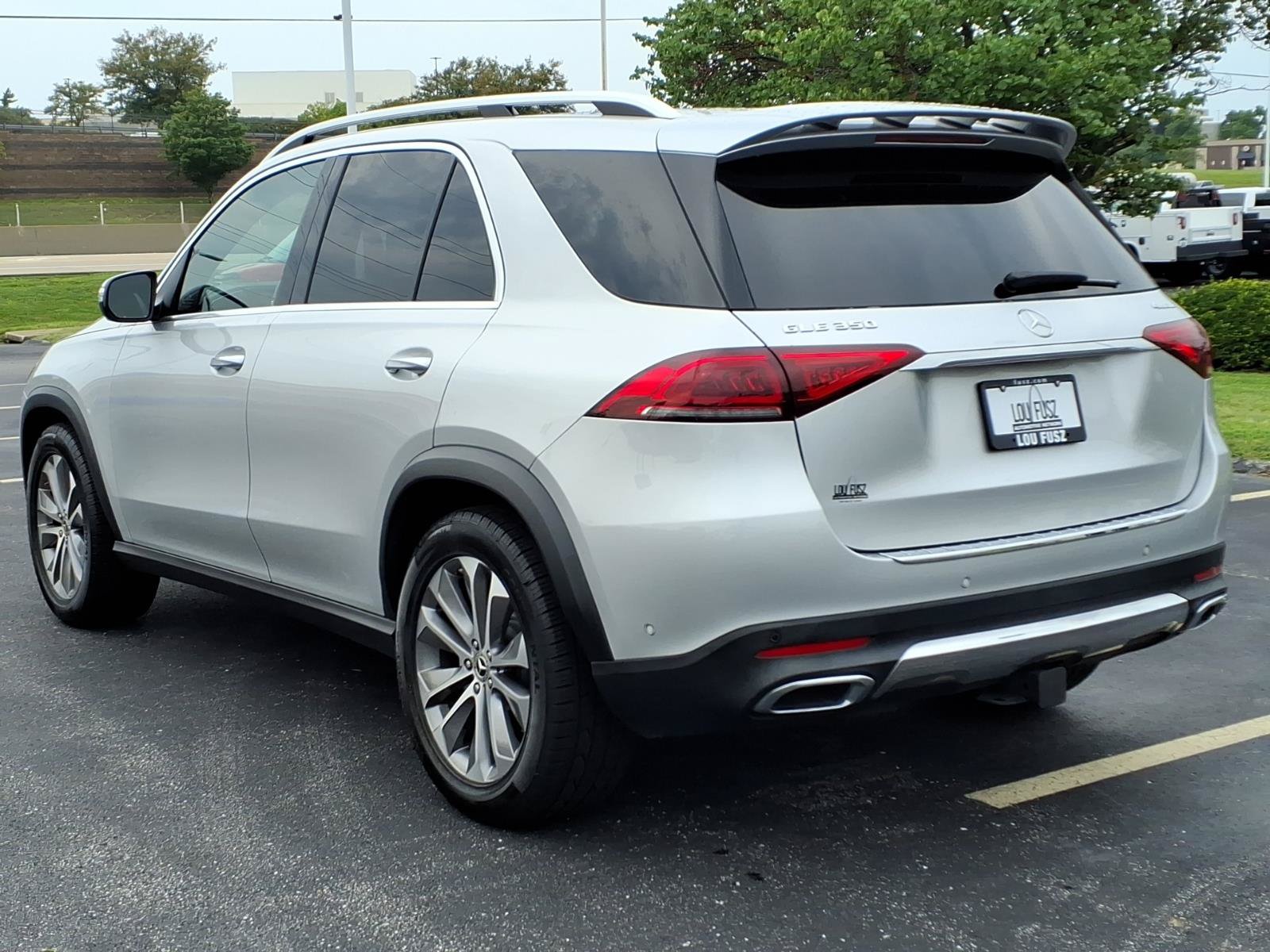Used 2021 Mercedes-Benz GLE 350 4MATIC image 5
