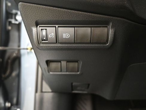 Used 2023 Toyota Corolla Cross XLE image 15