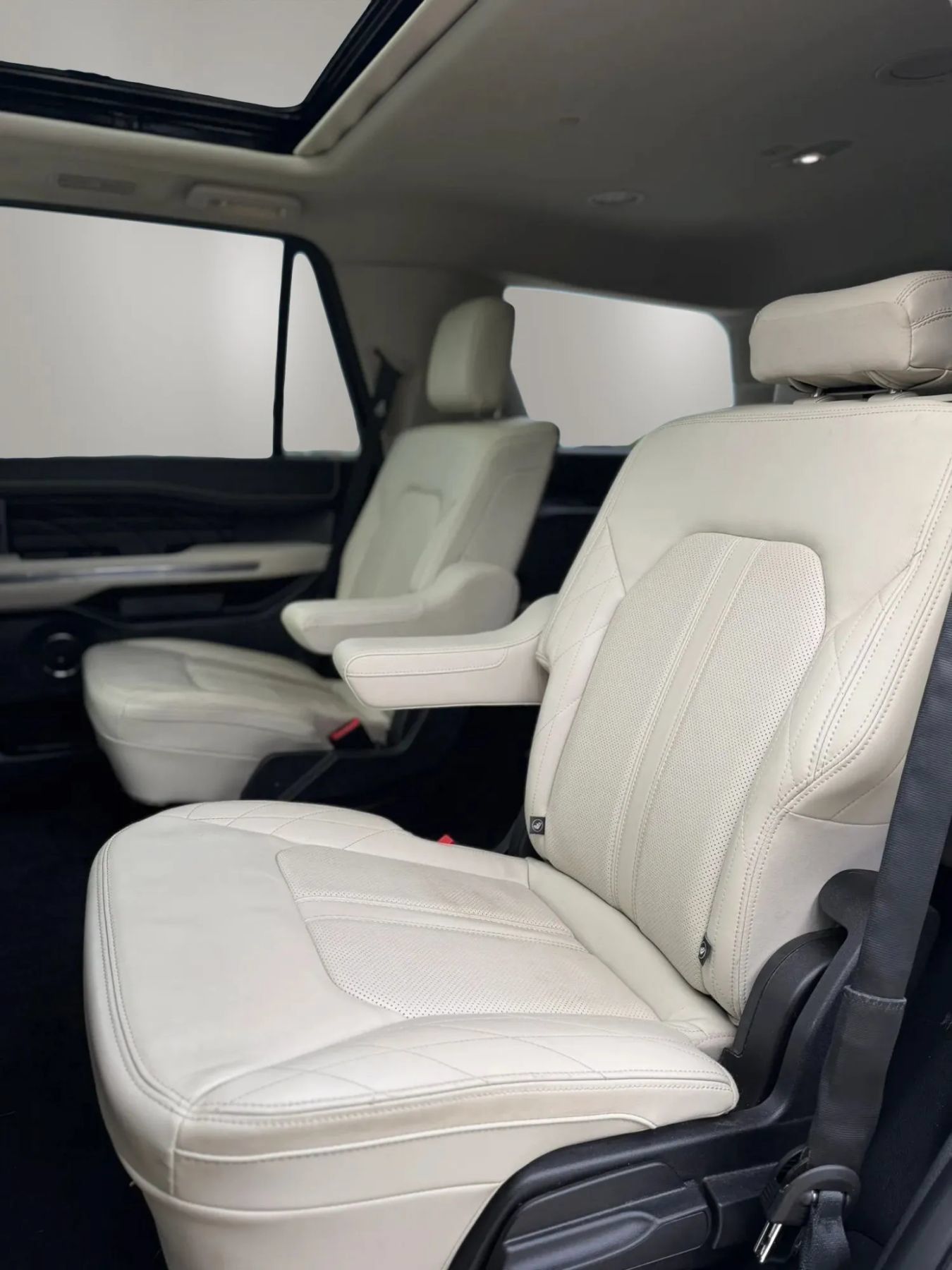 Used 2019 Ford Expedition Platinum AWD/4WD image 15