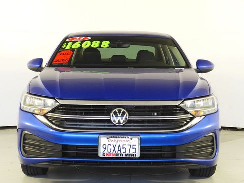 Used 2023 Volkswagen Jetta S FWD image 3