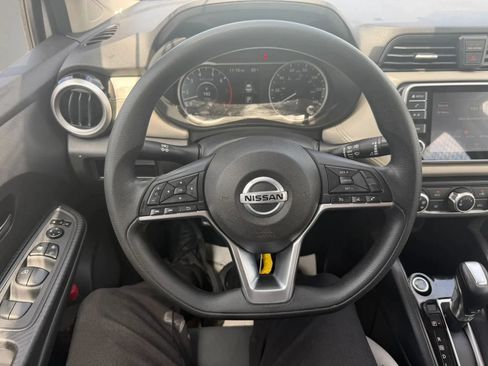 Used 2020 Nissan Versa SV FWD image 11