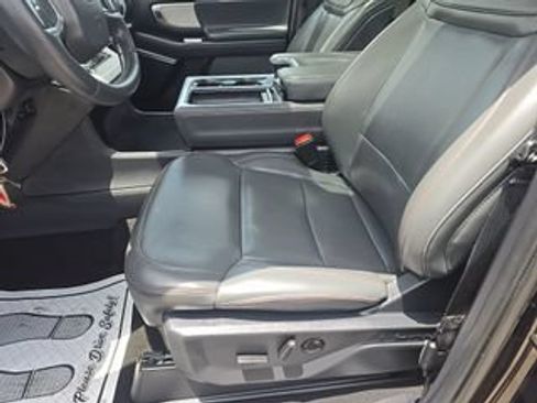 Used 2025 Ford Expedition Active AWD/4WD image 8