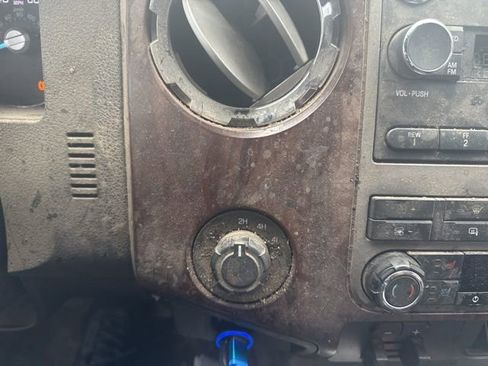 Used 2011 Ford F350 Lariat w/ Lariat Interior Pkg image 15