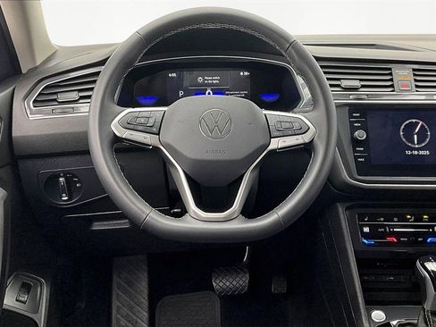 Used 2024 Volkswagen Tiguan SE image 5