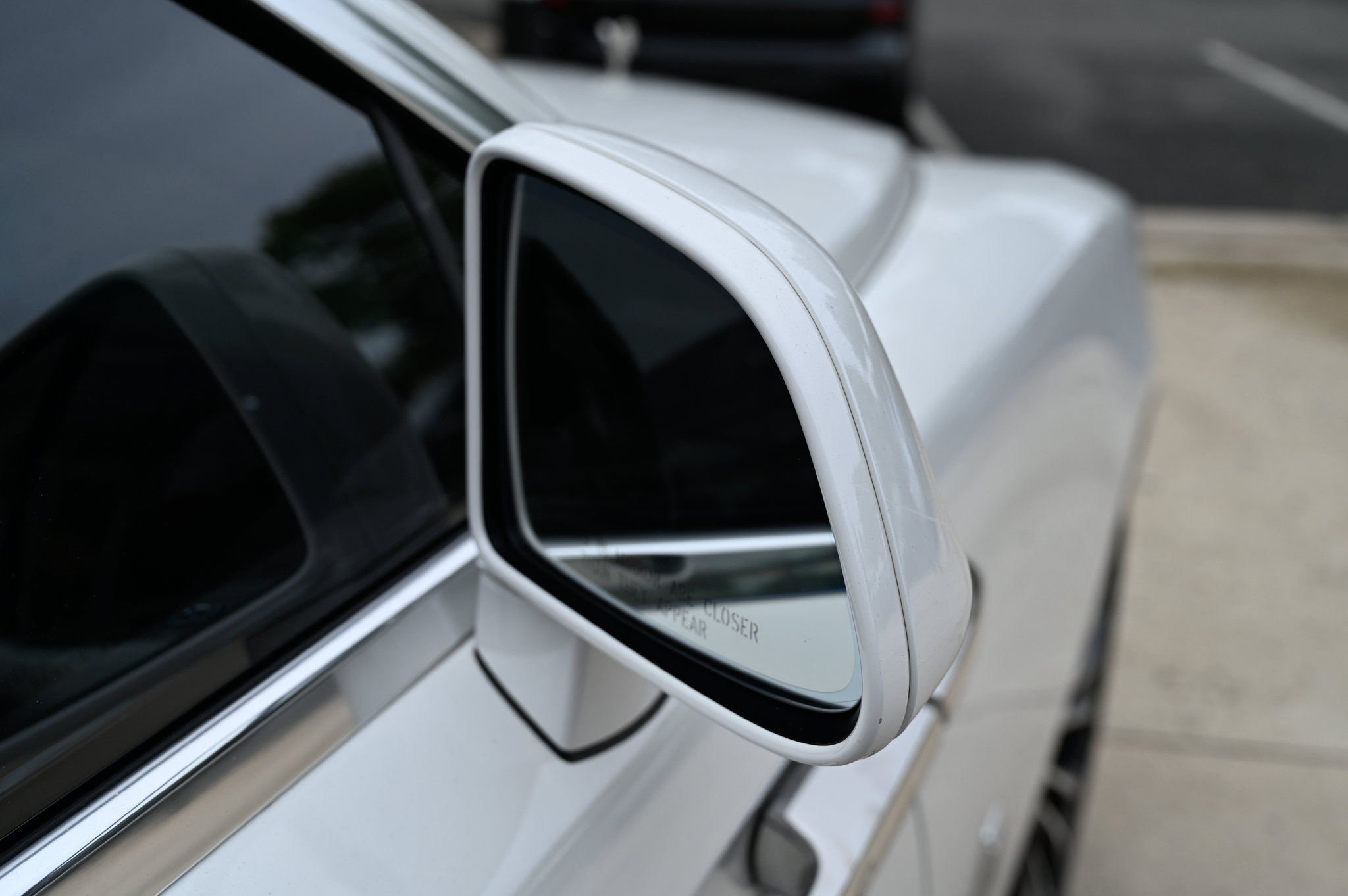 Used 2018 Rolls-Royce Dawn RWD image 13