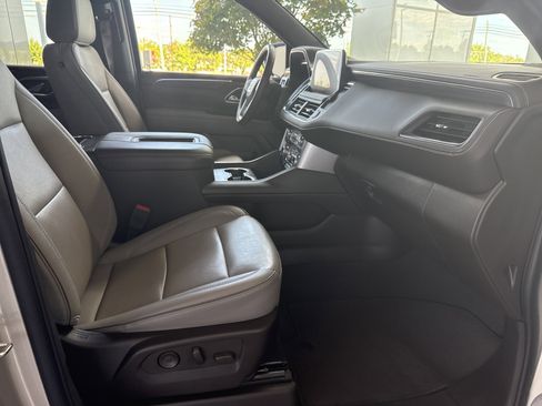 Used 2024 GMC Yukon XL SLT image 15