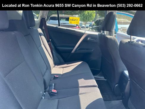 Used 2017 Toyota RAV4 XLE AWD/4WD image 15