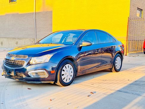 Used 2015 Chevrolet Cruze LS image 1