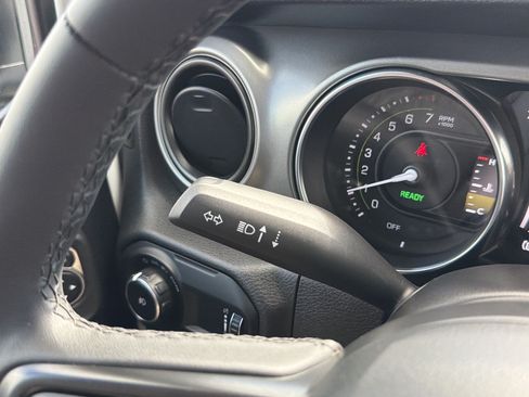 Used 2023 Jeep Wrangler Unlimited w/ Cold Weather Group AWD/4WD image 17