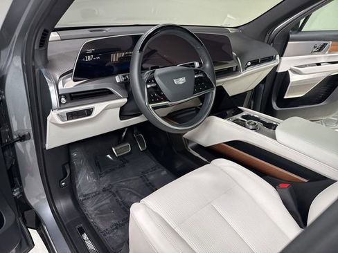Used 2026 Cadillac Vistiq Sport w/ LPO, Floor Liner Package AWD/4WD image 13