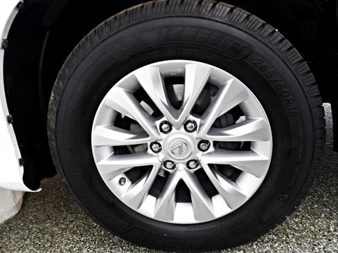 Used 2018 Lexus GX 460 Premium w/ Premium Package image 21